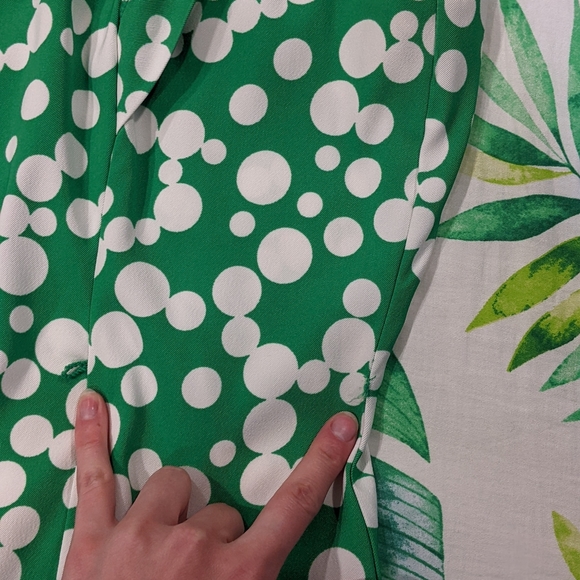 Green dress with white polkadots - Picture 7 of 10